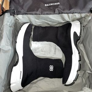 Men’s Balenciaga size 43 (9.5-10) black & white